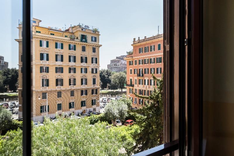 ホテル Domus Carmelitana ローマ エクステリア 写真